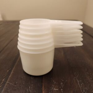 Tupperware Classic White Measuring Cups